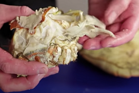 Can you freeze crab legs - Removing the gills